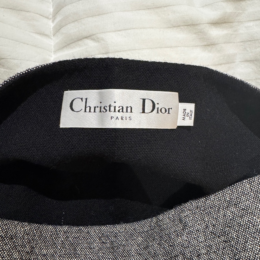 DIOR wool gray Tweed Cape Poncho Pre-Fall 2017 - Picture 6 of 16
